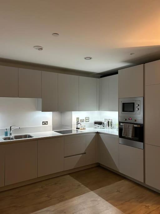Luxury 2 Bed 2 Bath Cntrl Appartamento *